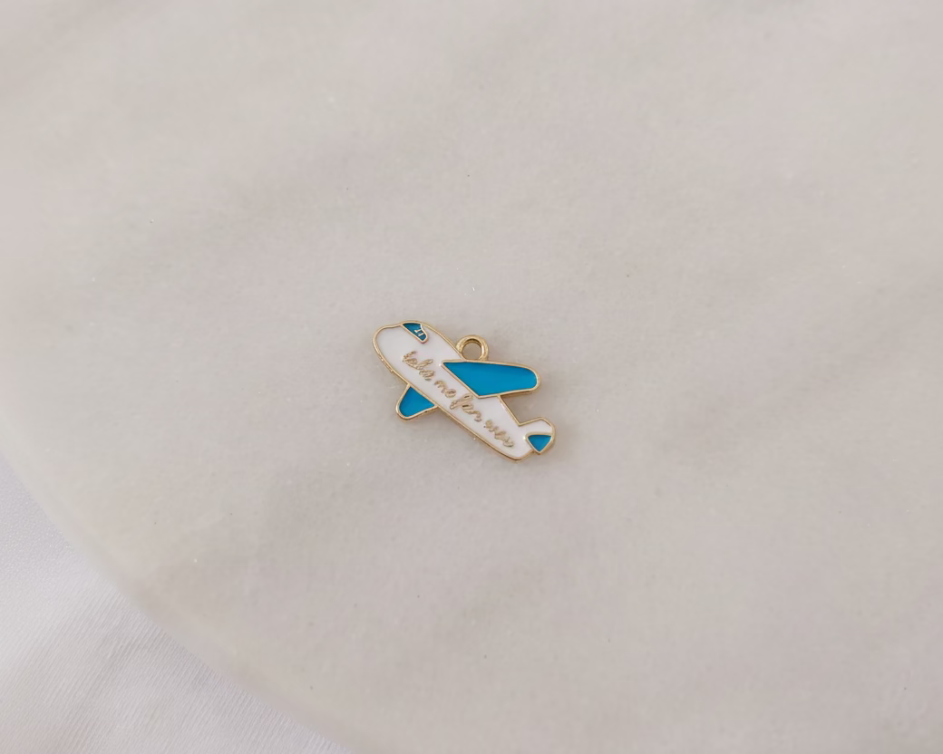 Airplane charm